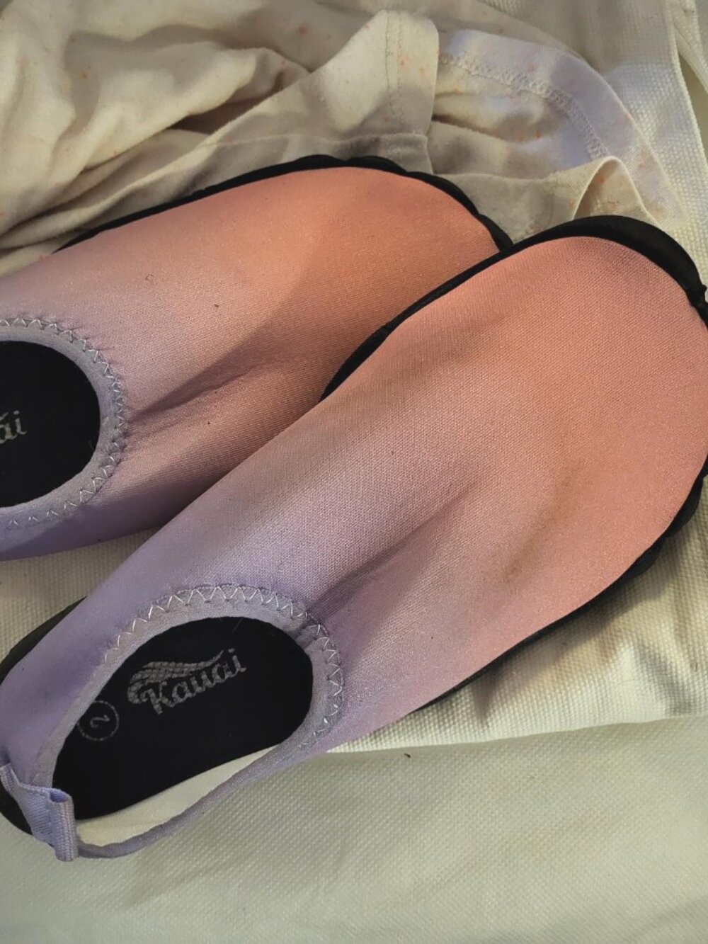Like new Size 2 Kauai water shoes/ sandals